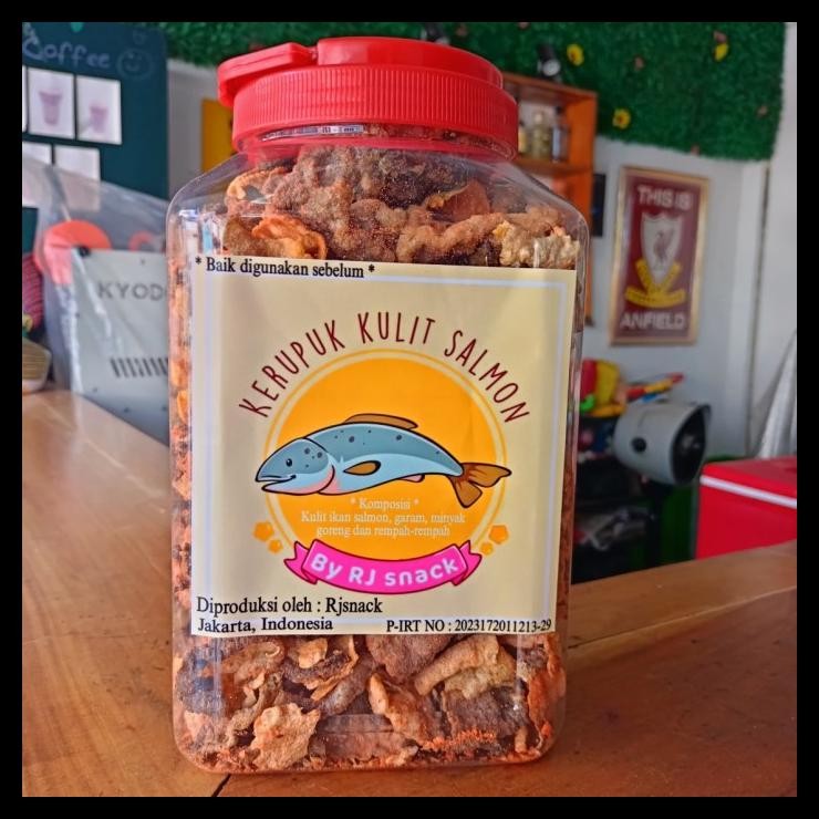 

terbaru !!! kerupuk kulit ikan salmon cemilan crunchy varian rasa balado kemasan toples double jumbo ready