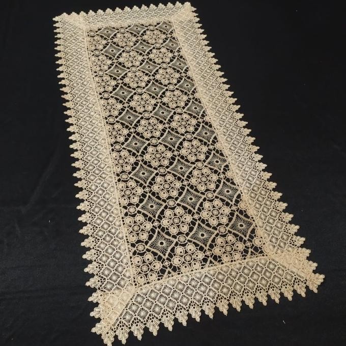 Taplak Meja Tamu Persegi Panjang Mewah Bordir Impor Minimalis