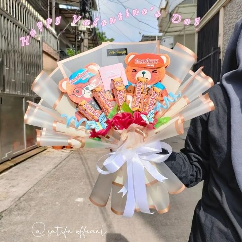 

rt-4 (READY STOCK) Bouquet Coklat Silverqueen Bear Bisa Nyala 3 model kelap-kelip Edisi Valentine 2025 | gift valentine's | Bucket Hadiah Valentine's | Bucket Bunga Butterfly LAMPU LED Boneka Beruang Terlaris