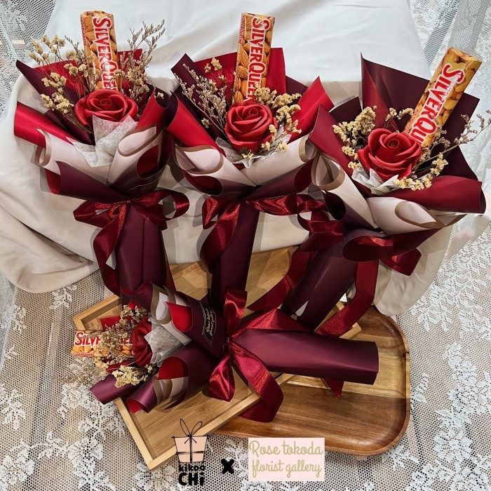

KIKOOCHI MIA - BOUQUET BUNGA VALENTINE BUKET KADO WISUDA HADIAH COKLAT