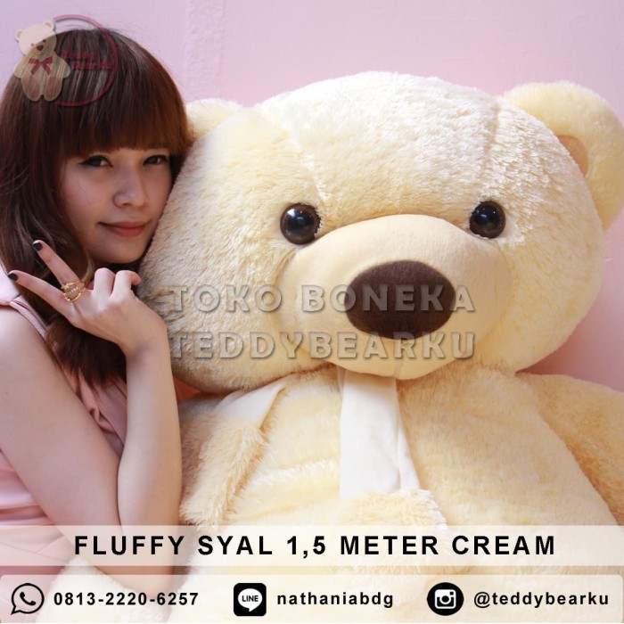 

BONEKA TEDDY BEAR FLUFFY SYAL SUPER SUPER JUMBO 1,5 METER WARNA CREAM