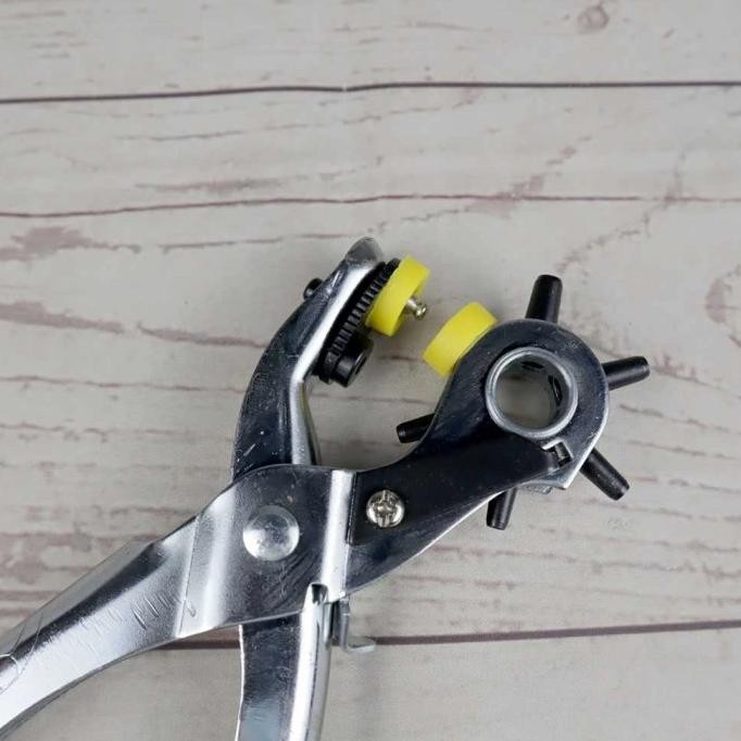 

Tang Pembolong Tali Pinggang Punch Plier Belt Hole Punchers