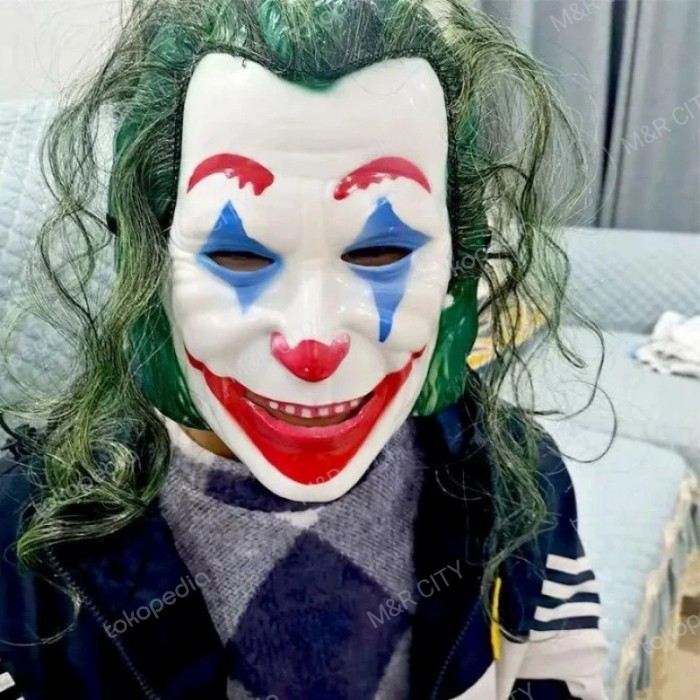 Topeng Joker Badut Musuh Batman