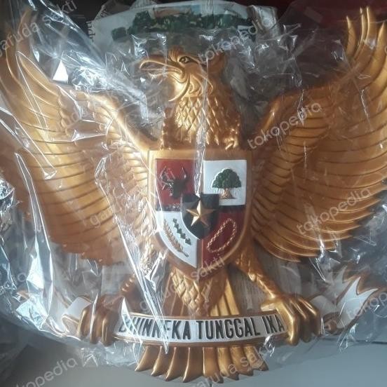Patung Burung Garuda Fiber