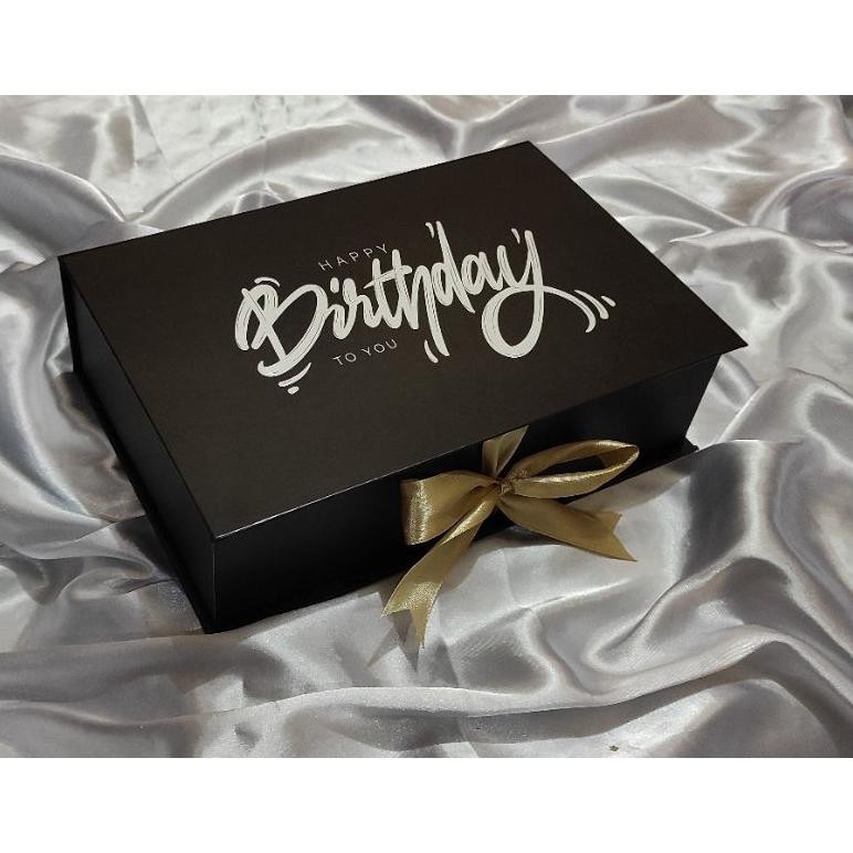 

ORIGINAL Hardbox Box Kado Ulang Tahun / Box Birthday P:26cm L:17cm T:7cm hj-45