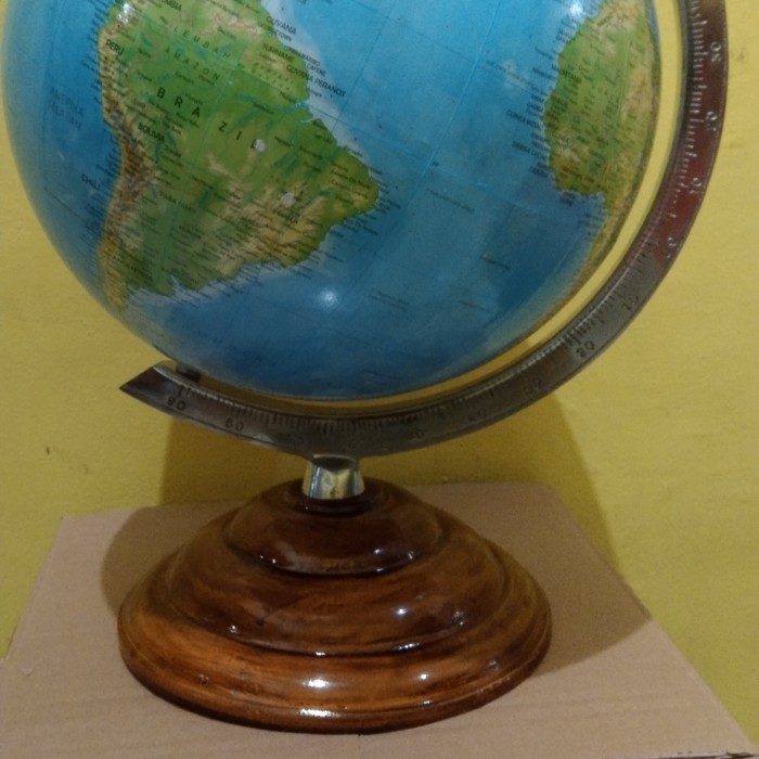 

Terlaris globe bola dunia diameter 30cm Plengkung logam tatakan kayu SALE