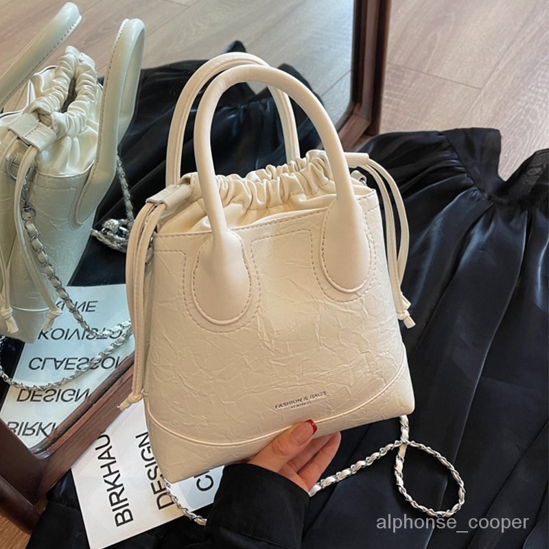 High-Grade Niche Silver Bag Women's Chain Messenger Bag Portable Pleated Bucket Bag