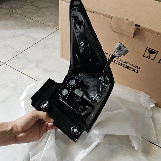 [ P & G ] Stoplamp Stop Lamp Lampu Belakang Avanza Xenia 2022 2023 2024 Ori