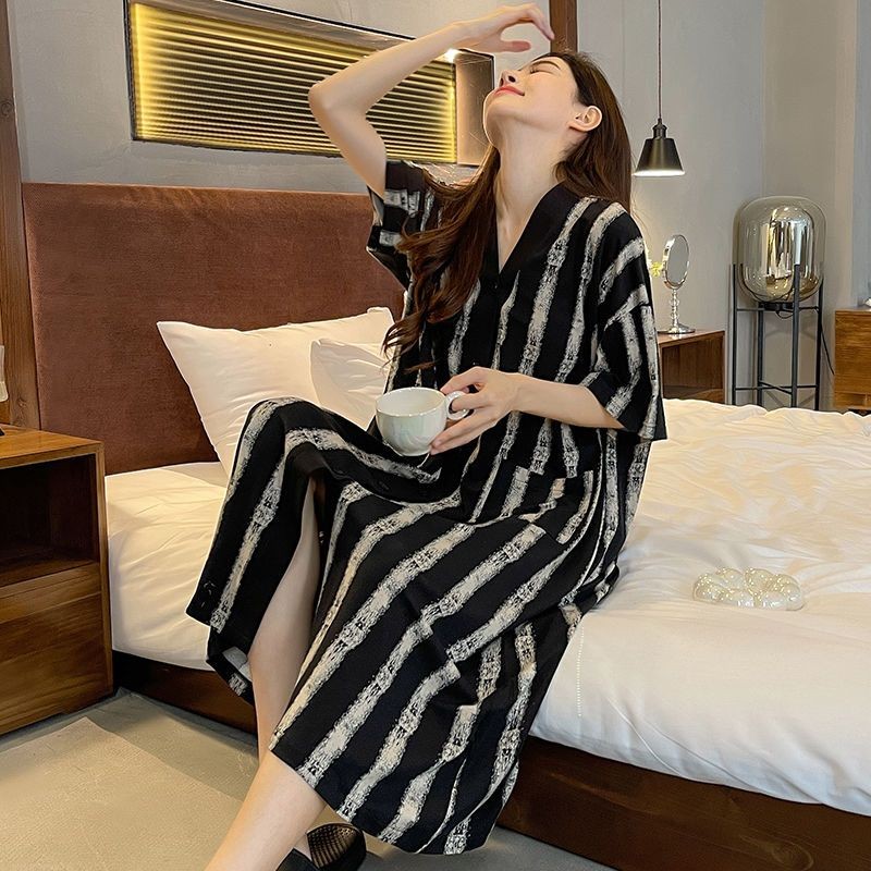 Gaun Malam Piyama Wanita, Baju Tidur Setengah Panjang, Model Piyama Lengan Pendek Garis-garis Kelas 