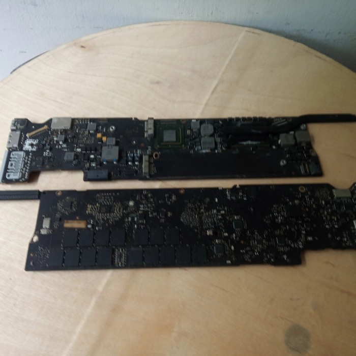LOGIC BOARD MACBOOK