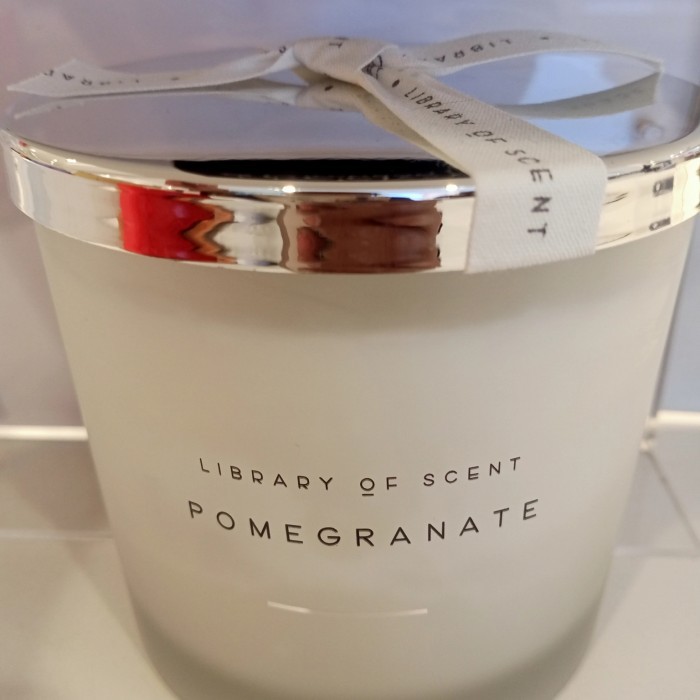 Marks spencer MARKS AND SPENCER POMEGRANATE SCENTED CANDLE