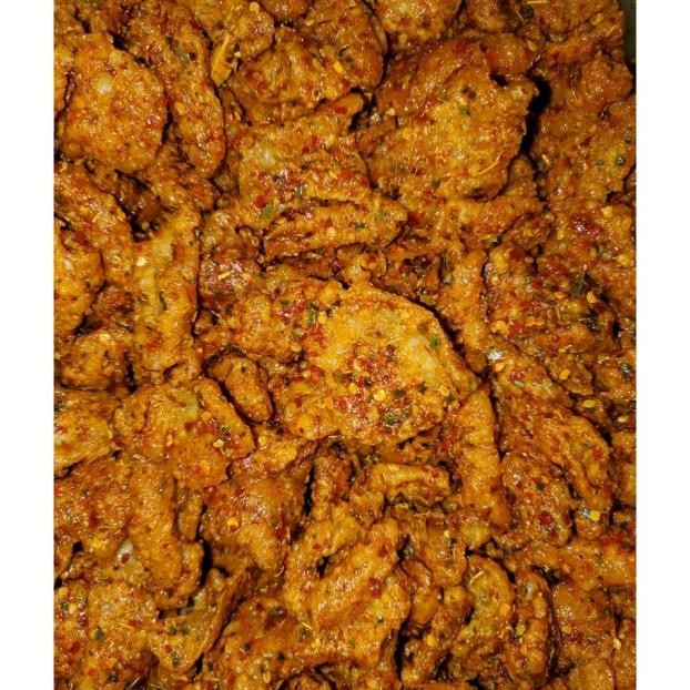 

1/2 Kg Kulit Ayam Crispy Pedas Asin Daun Jeruk Keripik Kulit Ayam