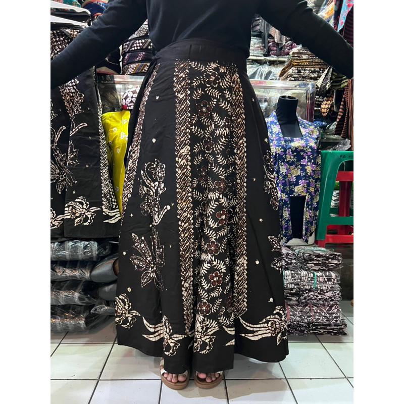 Rok Lilit Batik Rok Lilit Payung Motif Batik ratu busana