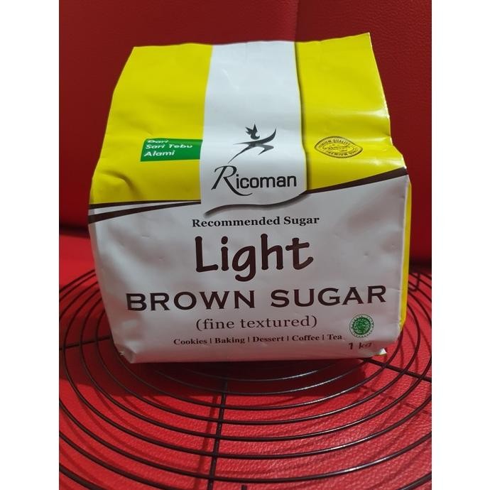 

Ricoman Light Brown Sugar 1000gram / Gula Palem Fine Textured 1kg