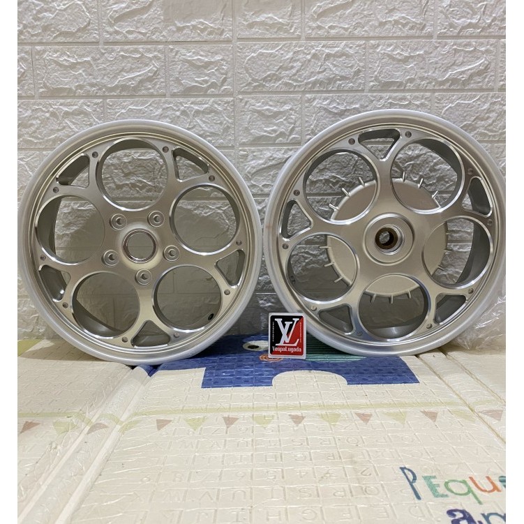 Velg cnc vespa model marus - silver