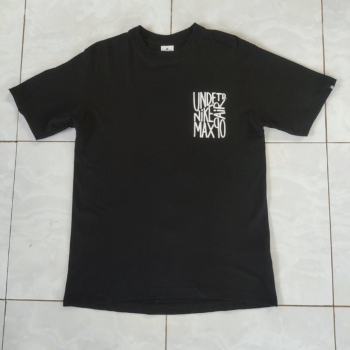 TSHIRT UNDEFEATED COLAB NIKE AIR MAX