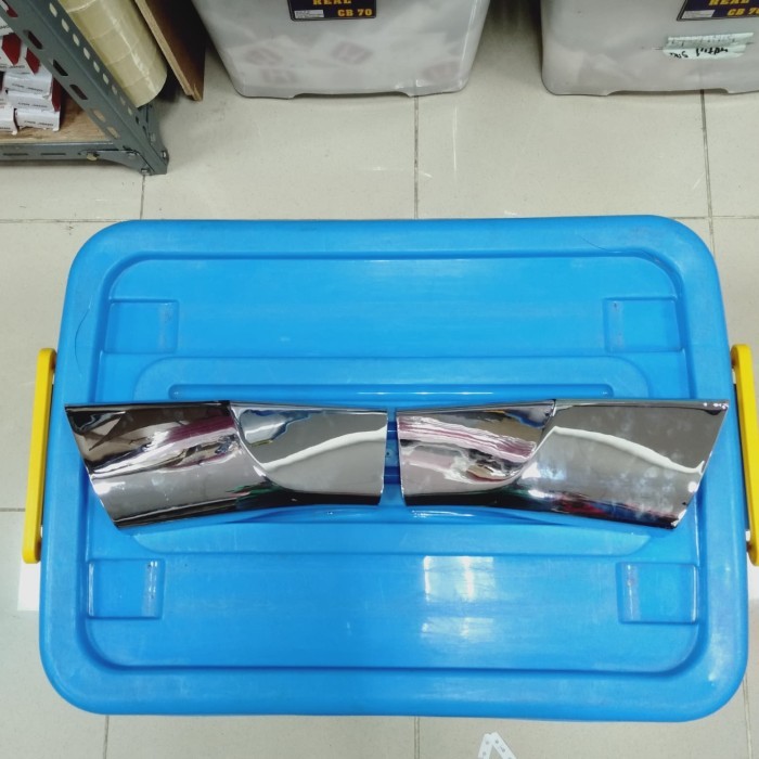 Grosir List Grill Tengah Depan Mobil Calya