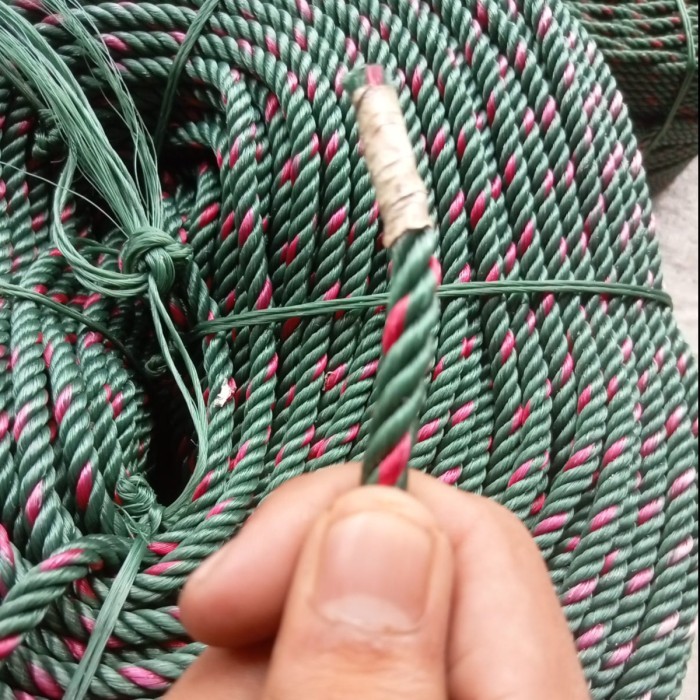 

SIAP KIRIM TALI TAMBANG 6MM 1 ROLL -+220METER PLASTIK PE HIJAU BINTIK MERAH