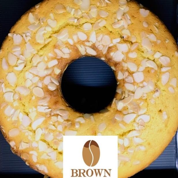 

Bolu Tape Topping Almond/Keju/Kiss - Brown Coffee Hampers