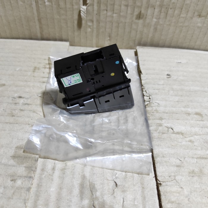 SWITCH HAZZARD ERTIGA