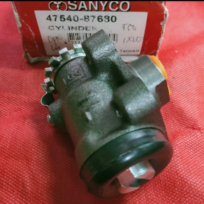 Master rem cylinder depan Daihatsu Taft kebo F50 dan Jeep bensin F10