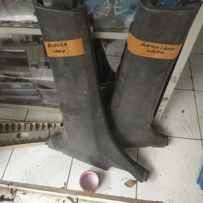 cover seat belt Avanza Xenia lama