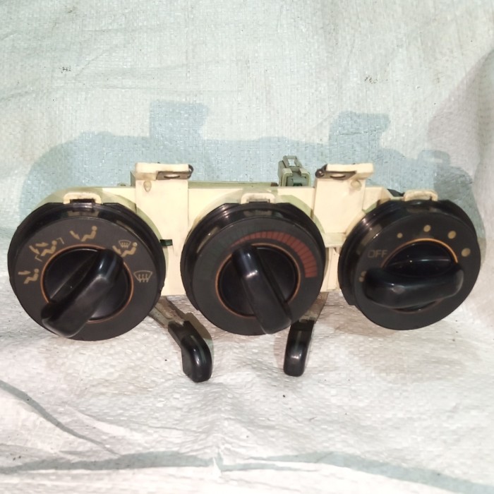 PANEL AC CLINATE CONTROL AC MITSUBISHI ETERNA '90
