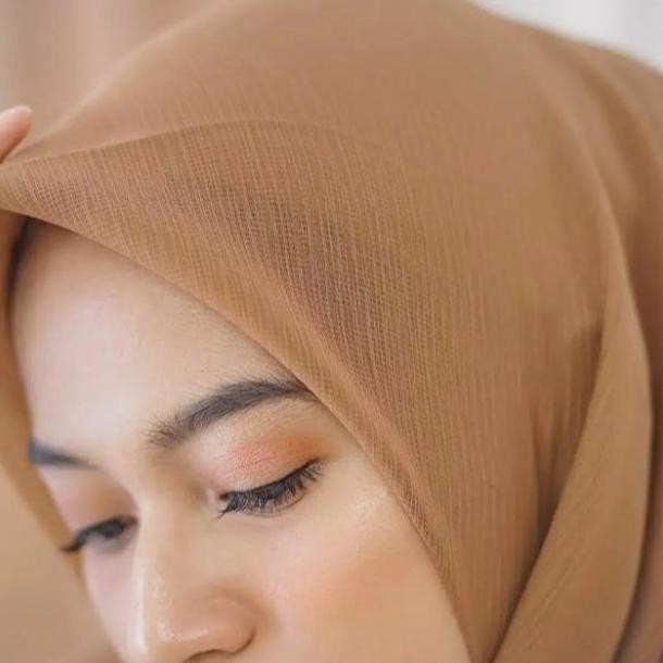 Kerudung Corn Skin Umama Scarf Hijab Jilbab Segi Empat Polos Hitam
