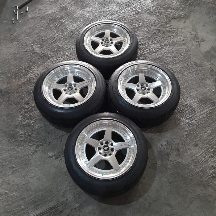 VELG BEKAS MOBIL RACING CELONG RING 17 LEBAR 8/9 PCD 8X100/114,3