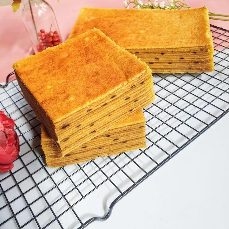 

Kue Lapis Legit Cantik Manis 10X10Cm Makanan Ringan Snack Cemilan Enak Murah Hampers Jajanan