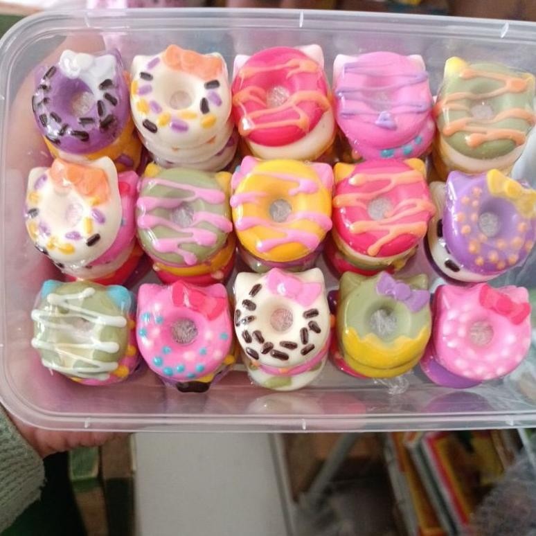 

Coklat Karakter Donat Kitty 1Box Isi 70Pcs