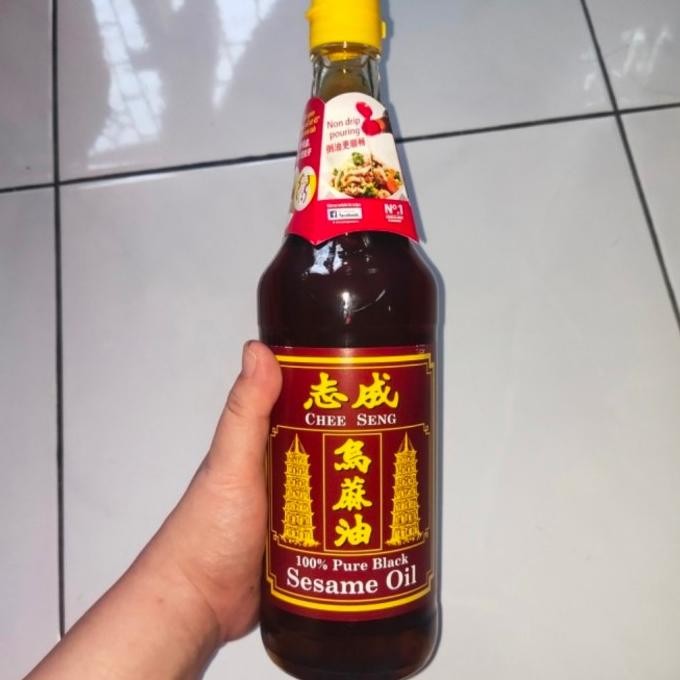 

CHEE SENG PURE BLACK SESAME OIL (MINYAK WIJEN HITAM) 650ML PLUS BUBBLE