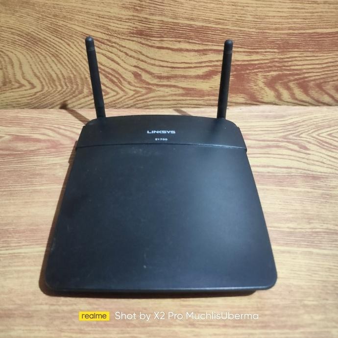 Cisco Linksys E1700 N300 300Mbps Gigabit Wireless Router AP WAN PPPoE