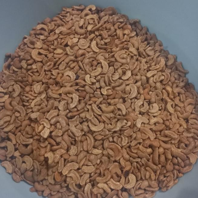 

Celan Kacang Mede Panggang Mete Oven Matang ( Belah Dua ) 1Kg