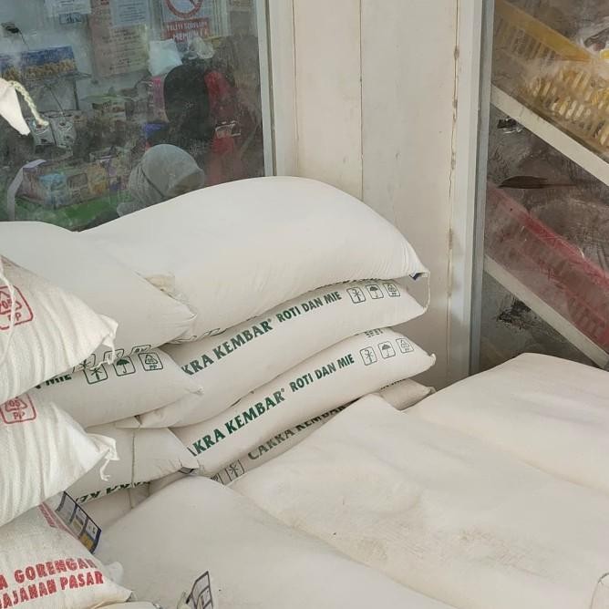 

Cakra Kembar Tepung Terigu 25 Kg , Gojek Grab Only Terbaru