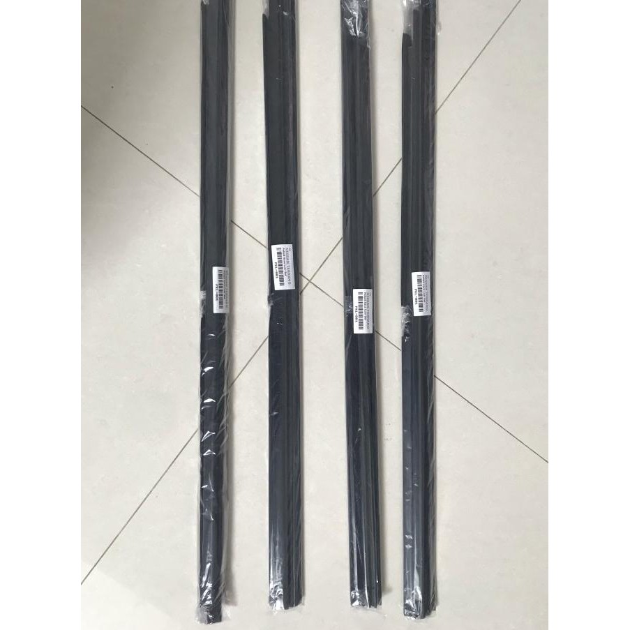 Pelipit Kaca Pintu Nissan Terrano Satu Set Premium