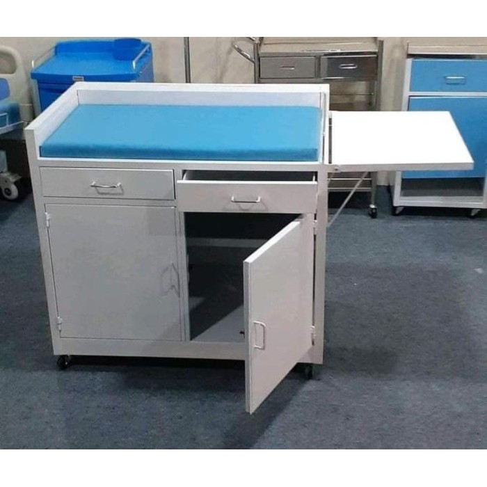 Meja resusitasi bayi