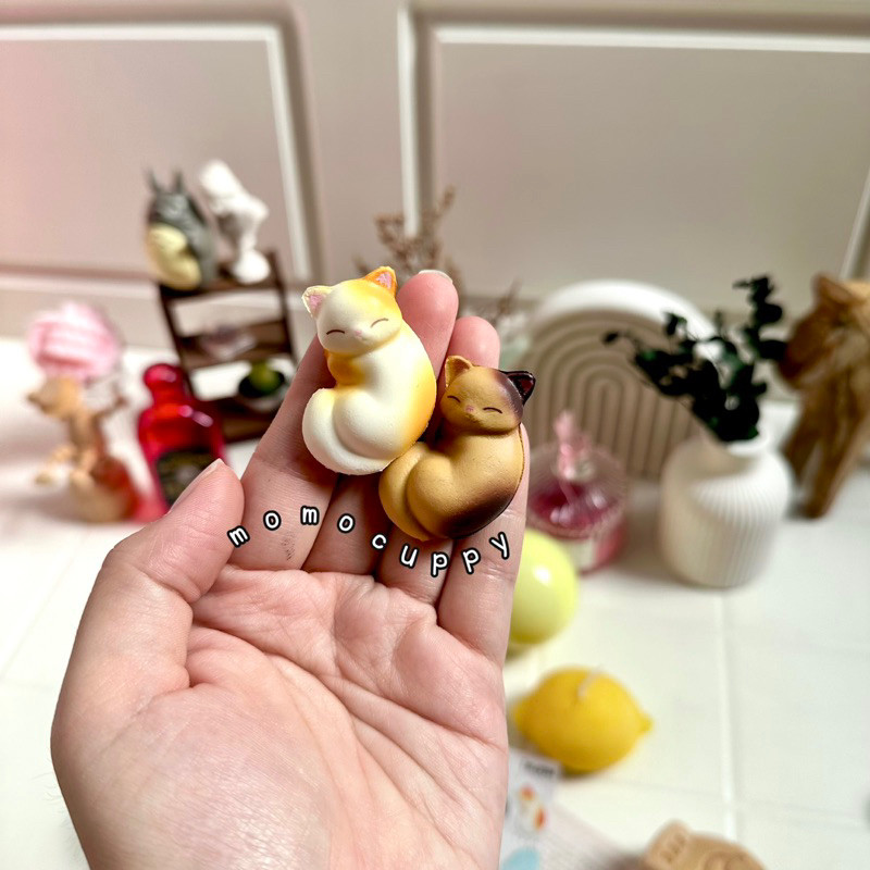 READY STO ni sleeping cat gachapon squishy by Ibloom Japan