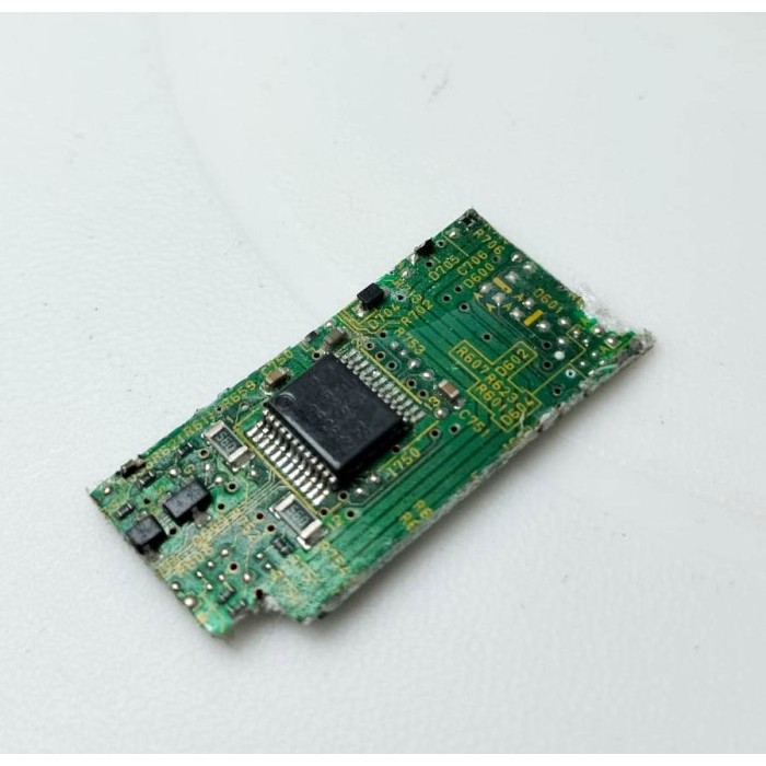 ic L10 Ecu Bahan Nissan Iivina D16861GS March Evalia Xtrail nec driver