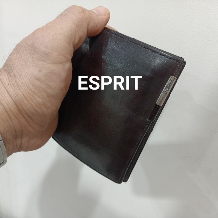 

Farizal - Dompet Pria Esprit Original