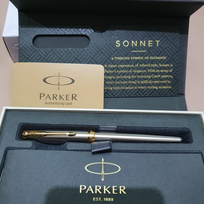 

Farizal - Pen Parker New Sonnet Ss Gt Rbhd Tb Roller Ball Klip Emas