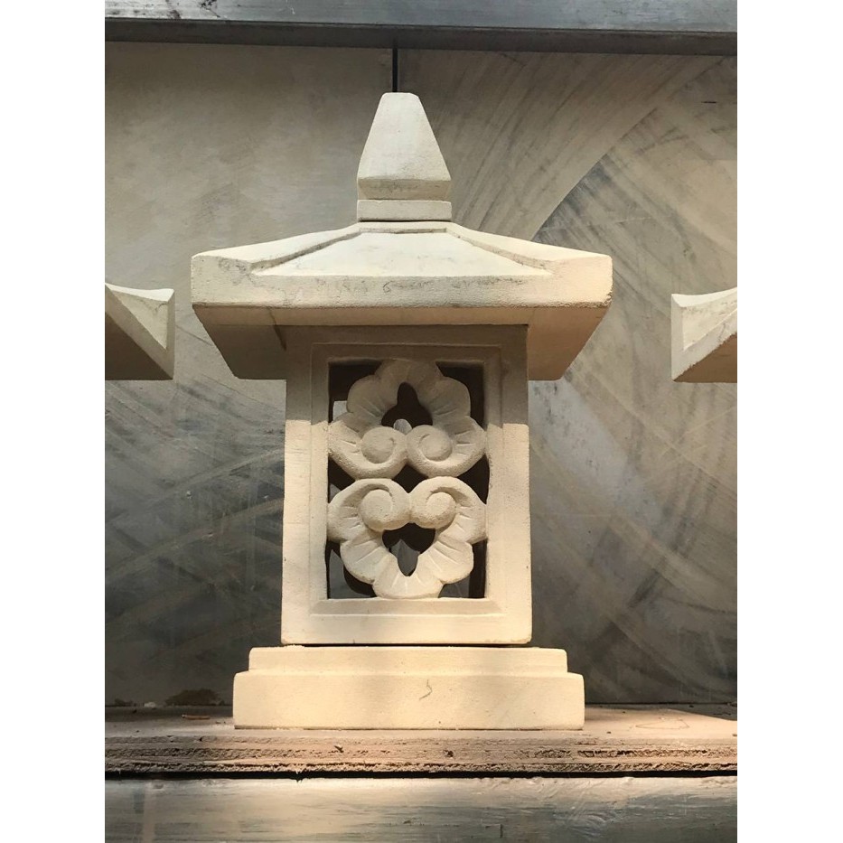 BATU ALAM PARAS LAMPION KOTAK