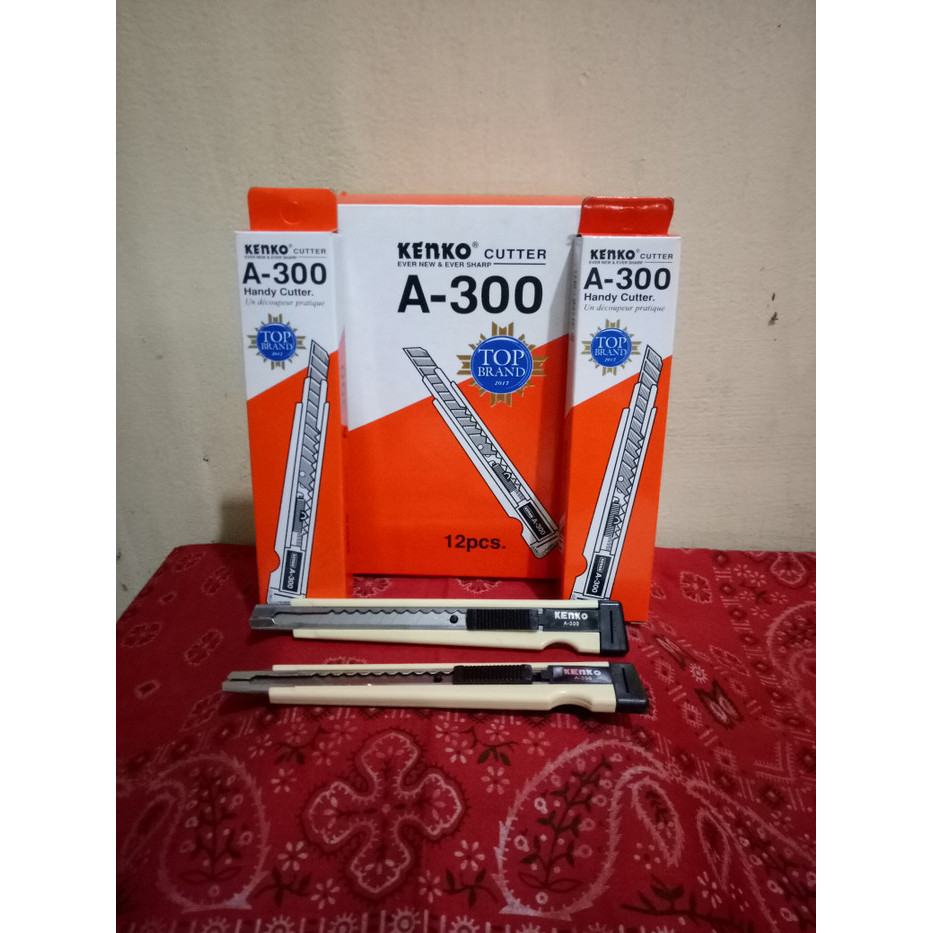 

PISAU CUTTER KENKO A - 300 KECIL ASLI ORIGINAL TERMURAH