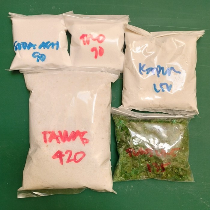 

Sale Treatment Ecoprint Paket C:15 Meter (Tro/Soda Ash/Tawas/Tunjung/Kapur)
