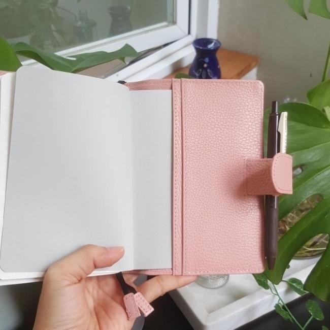 

Midori Md / Stalogy / Hobonichi Cover A6 Kulit Asli (Genuine Leather) Barangbaru