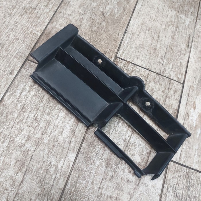 Kisi Grill Bumper Depan Kiri Original Bmw E39 (Bekas)