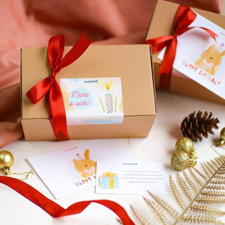 

Birthday Hampers / Hampers Ulang Tahun - Oatmeal Cookies 2 Jar + Free Greeting Card + Pita Trend