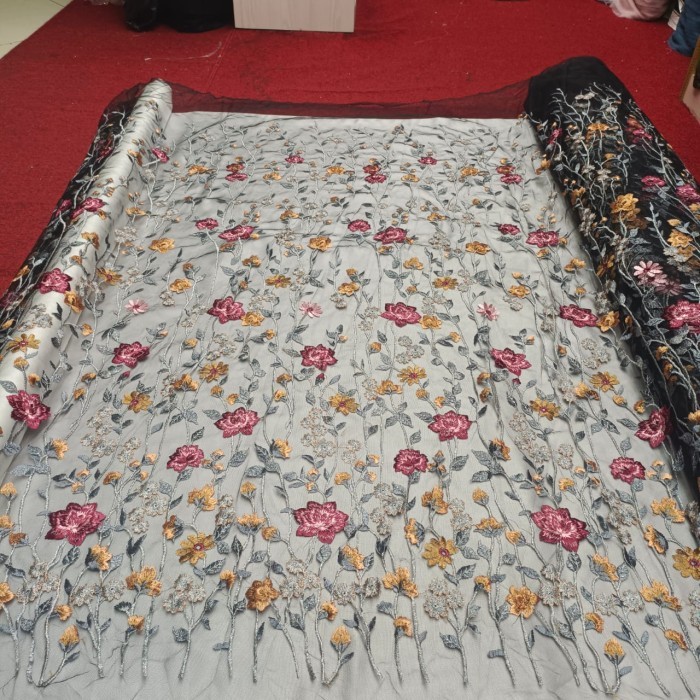 Kain Tile Brukat Brokat Meteran.Tile Payet-Tile Turin