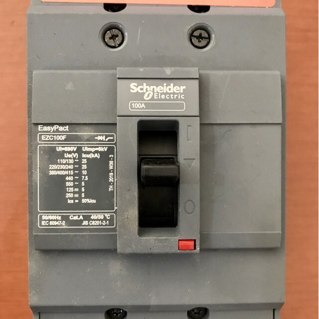 Schneider Nfb Ezc100F3100