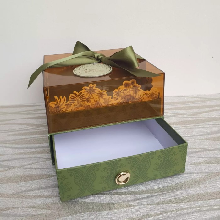 

Exclusive Eid Box /Hampers Idul Fitri /Packaging Kotak Premium Lebaran